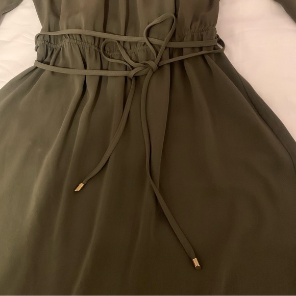 Off shoulder long sleeve khaki princess dress - Picture 9 of 10